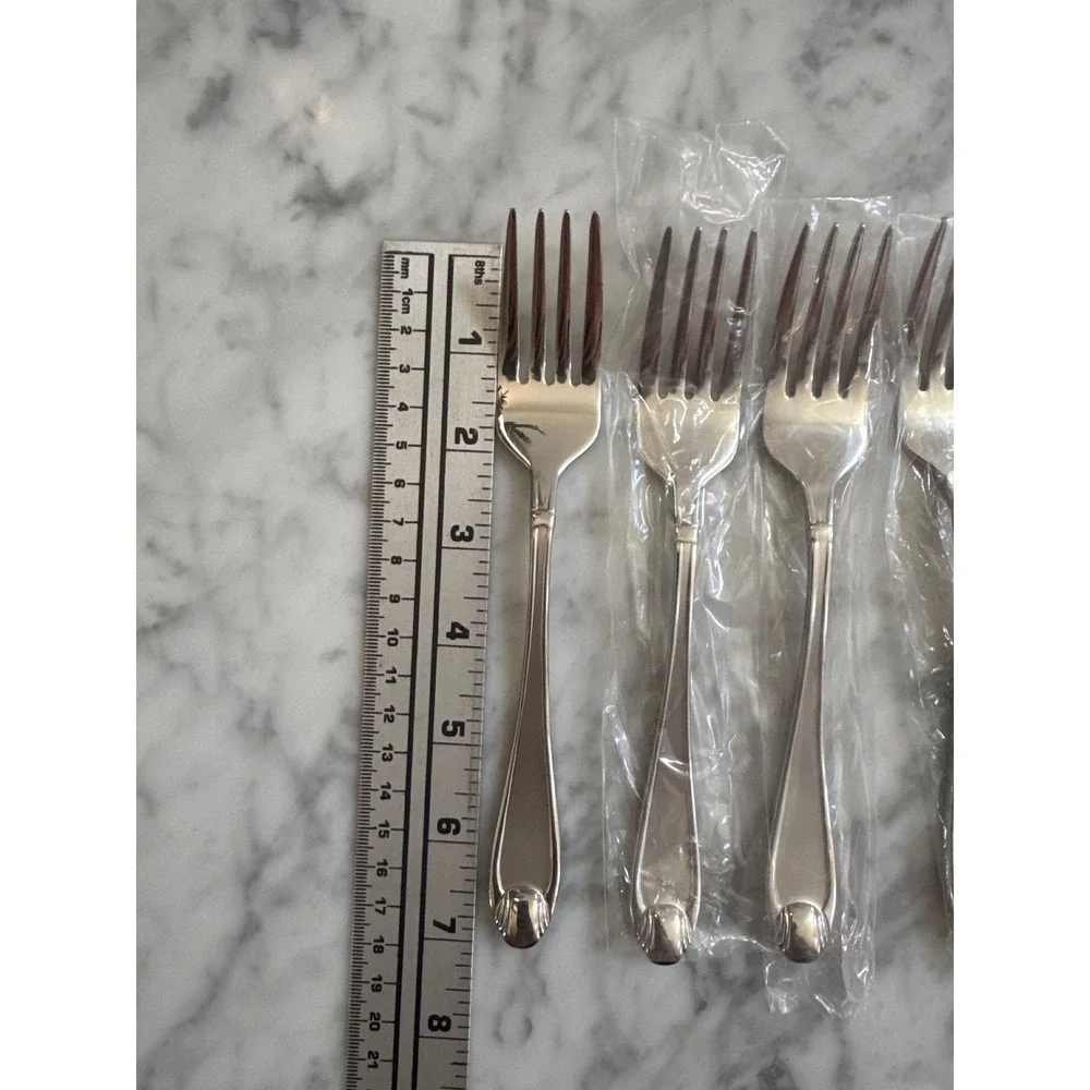 Oneida Garnet Stainless Steel Dinner Forks Set of 4 Glossy 18/10 OHSGARN